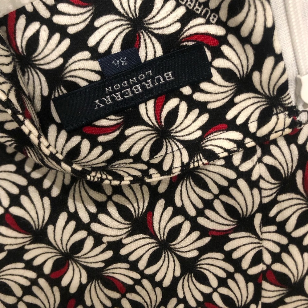 BURBERRY LONDON Flare Skirt Knee Length All Over Pattern 36 Black White small - Picture 14 of 14